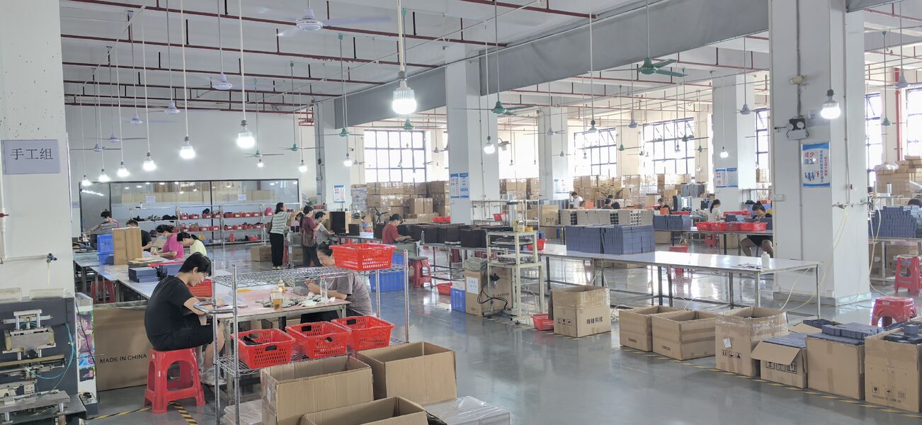 Guangzhou Hanhong Packing Products Co., Ltd. factory production line