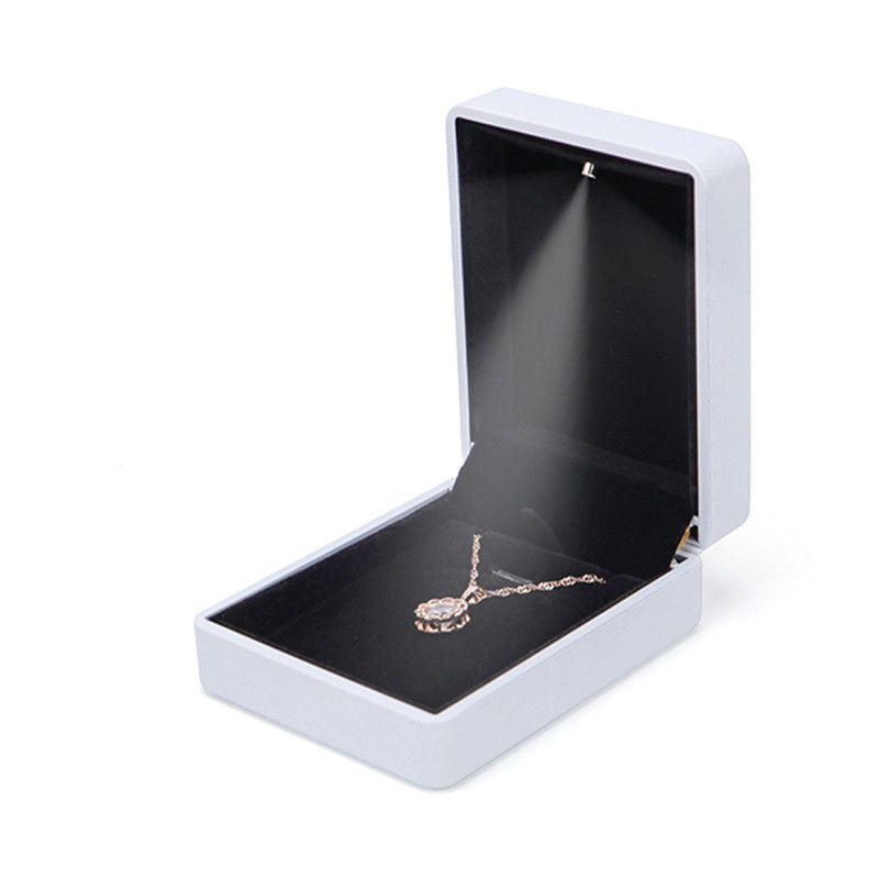 Round White Leather LED Jewelry Box with Custom Logo and Silk Screen Print from Hanhong