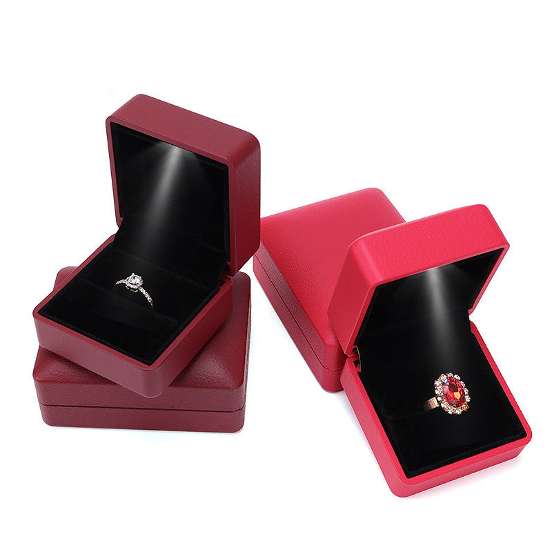 Round White Leather LED Jewelry Box with Custom Logo and Silk Screen Print from Hanhong