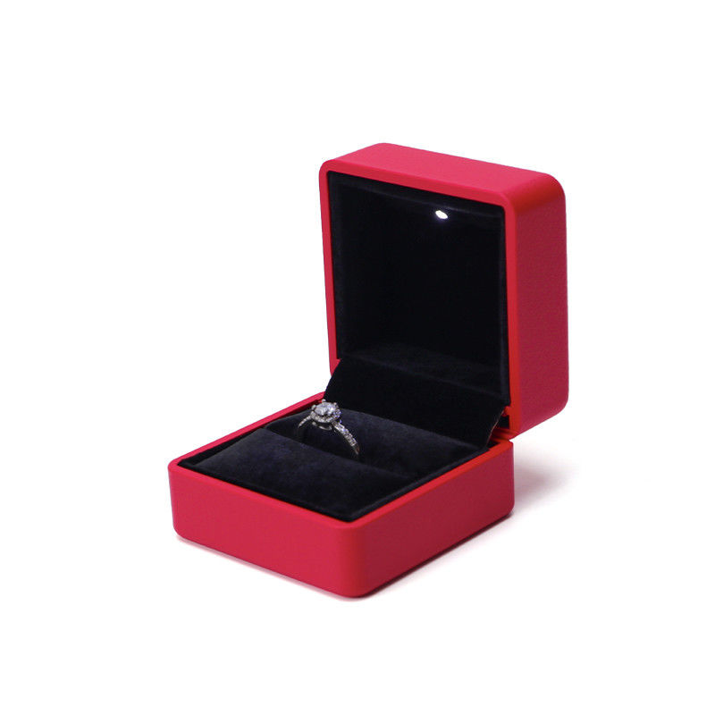 Custom Logo Silk Screen Print Jewelry Package with Rounded Red Leather by Hanhong