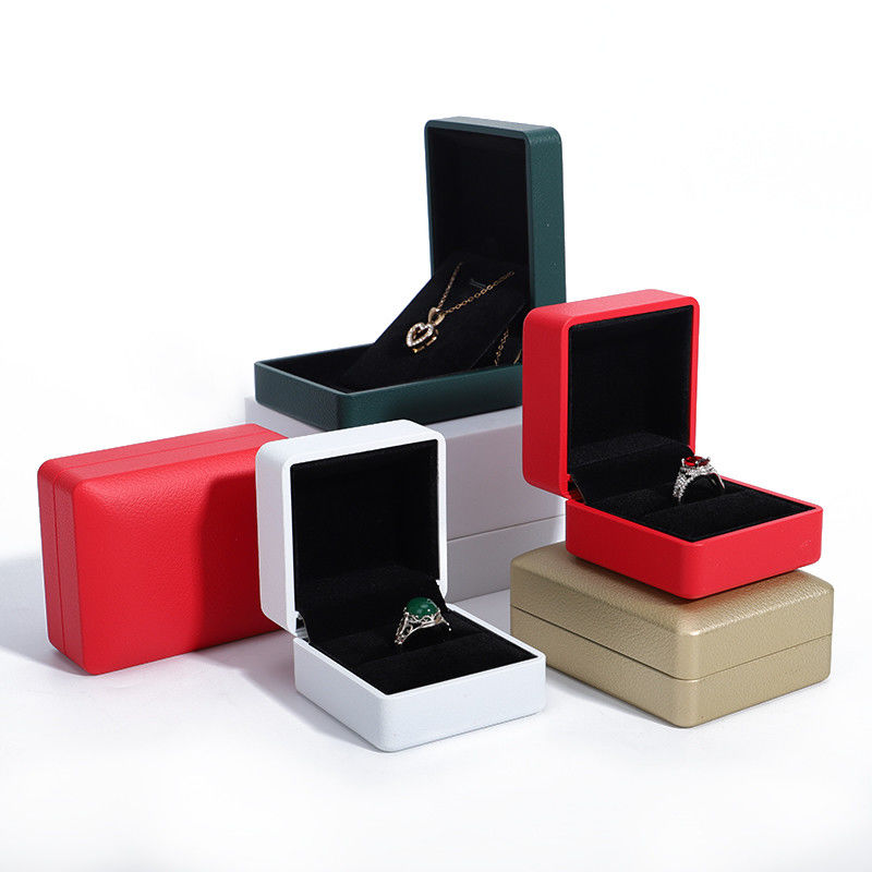 Custom Logo Silk Screen Print Jewelry Package with Rounded Red Leather by Hanhong