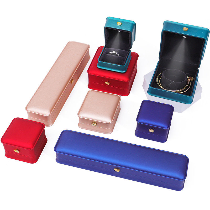 Customizable Glossy Plastic LED Lighted Up Jewelry Box With Golden Crown Ornament