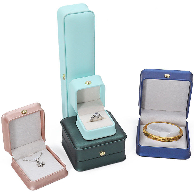 Custom Logo PU Leather Jewelry Box for Crown Bracelet Pendant Necklace Ring Packaging