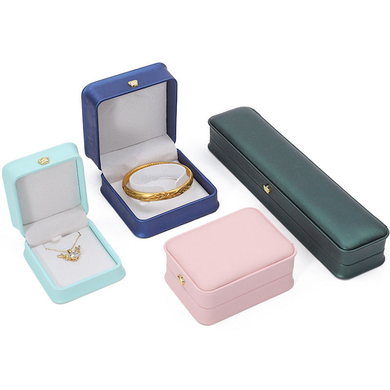 Custom Logo PU Leather Jewelry Box for Crown Bracelet Pendant Necklace Ring Packaging