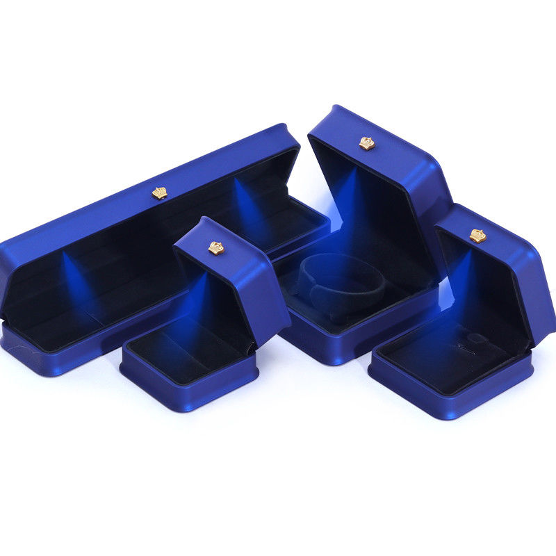Custom Luxury Crown Jewelry Packaging Box with LED Light and Handmade Newest Design