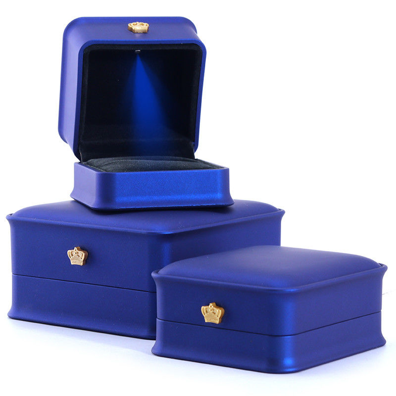 Custom Luxury Crown Jewelry Packaging Box with LED Light and Handmade Newest Design