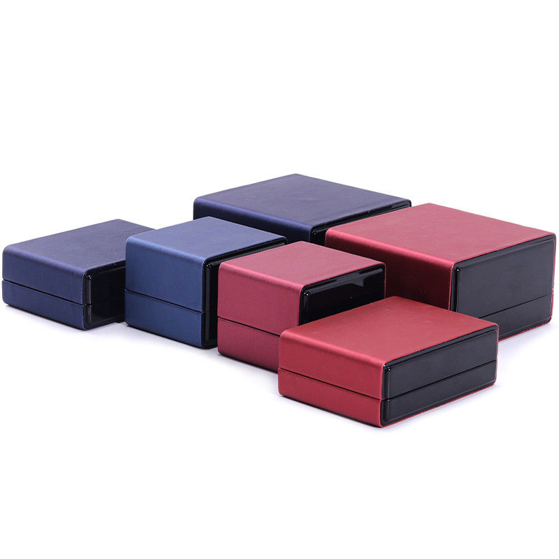 Jewelry Package Hanhong Custom Logo Leather LED Light Box for Bracelet Necklace and Ring