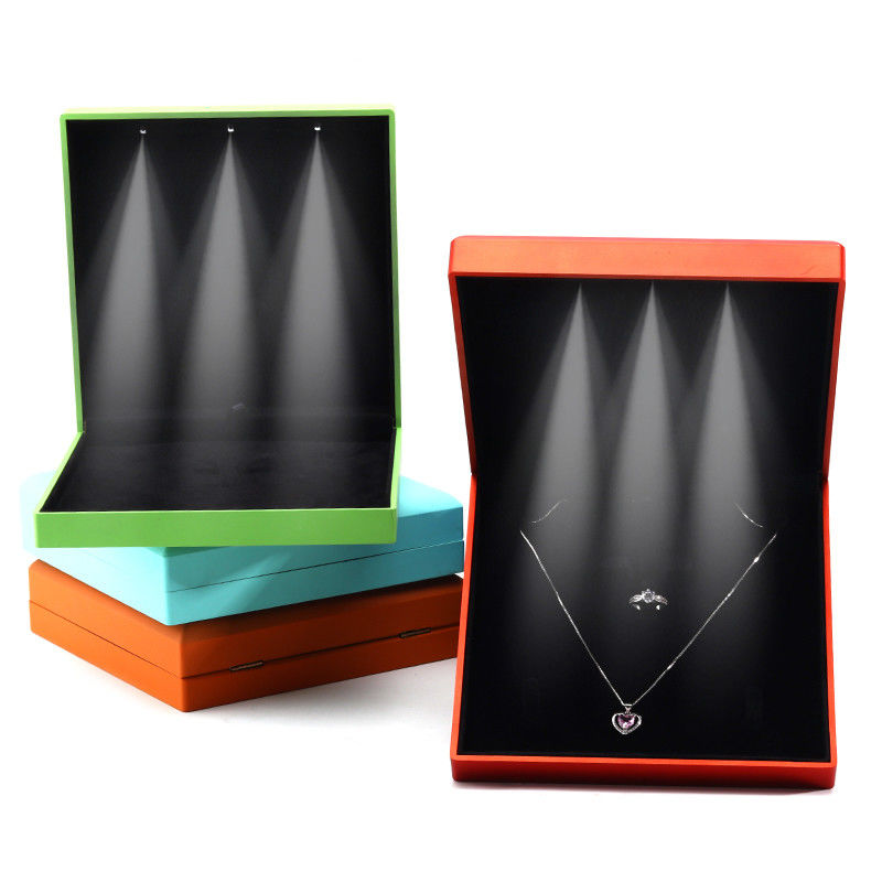 Hanhong Custom Logo White Light Jewelry Packaging Box Set with Ring Necklace Earrings