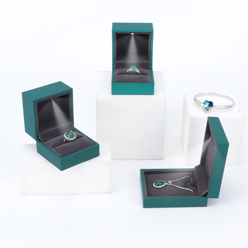 Customized Hanhong LED Light Jewelry Packaging Box for Necklace Bracelet and Earrings