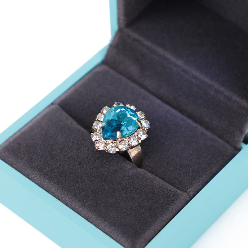 Customized Hanhong LED Light Jewelry Packaging Box for Necklace Bracelet and Earrings