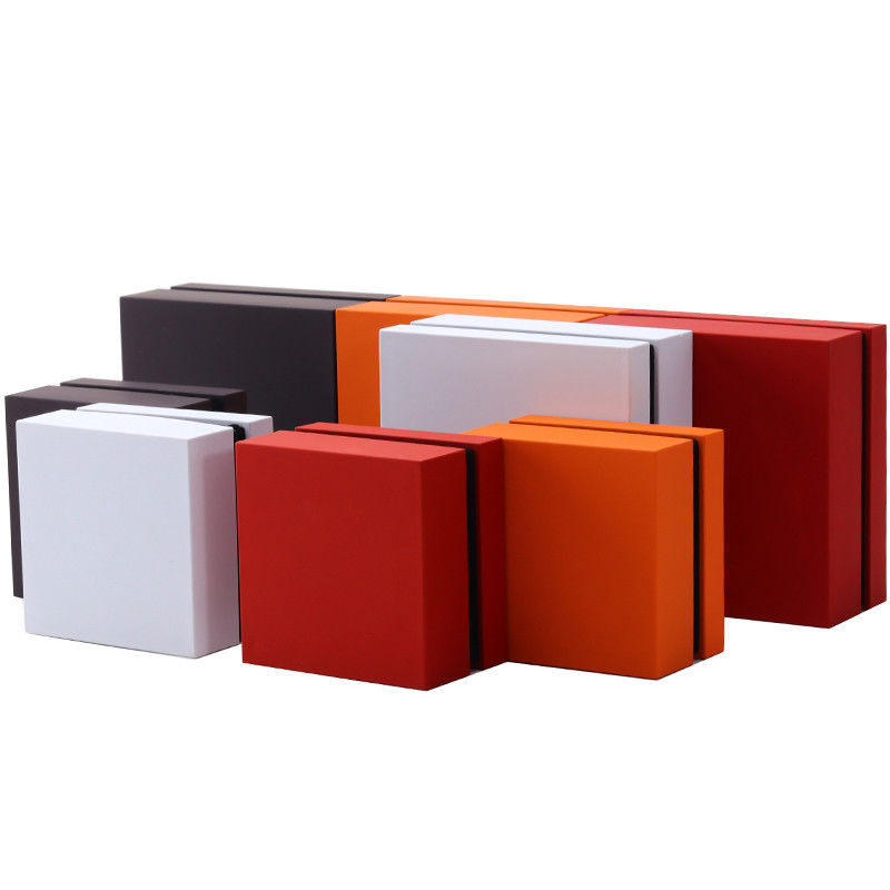 9*9*3.5cm Jewelry Box Organizer with Logo Baked Lacquered Black Rimmed LED Ring Box