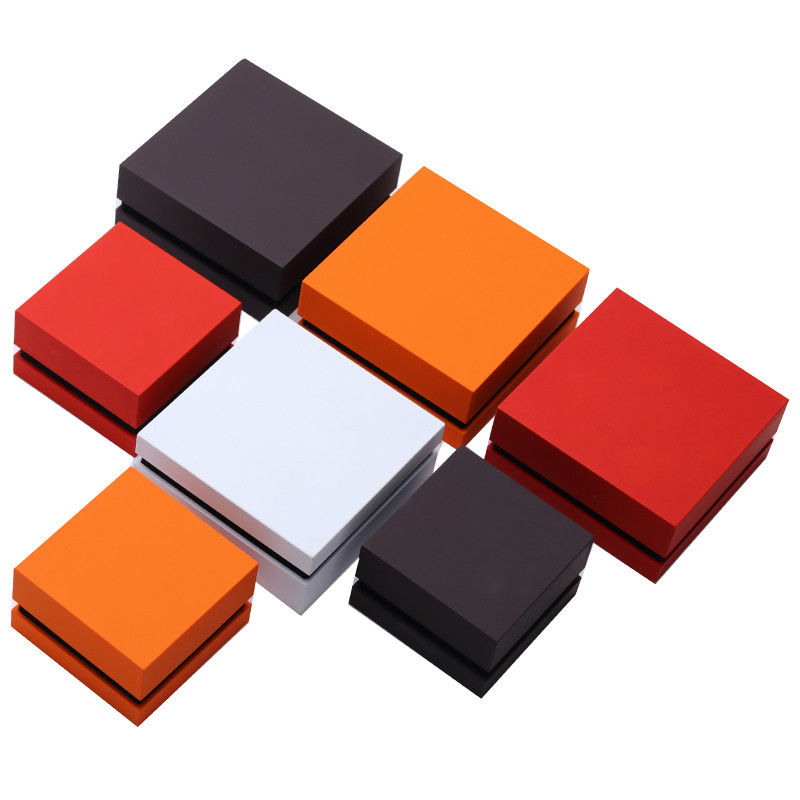 9*9*3.5cm Jewelry Box Organizer with Logo Baked Lacquered Black Rimmed LED Ring Box