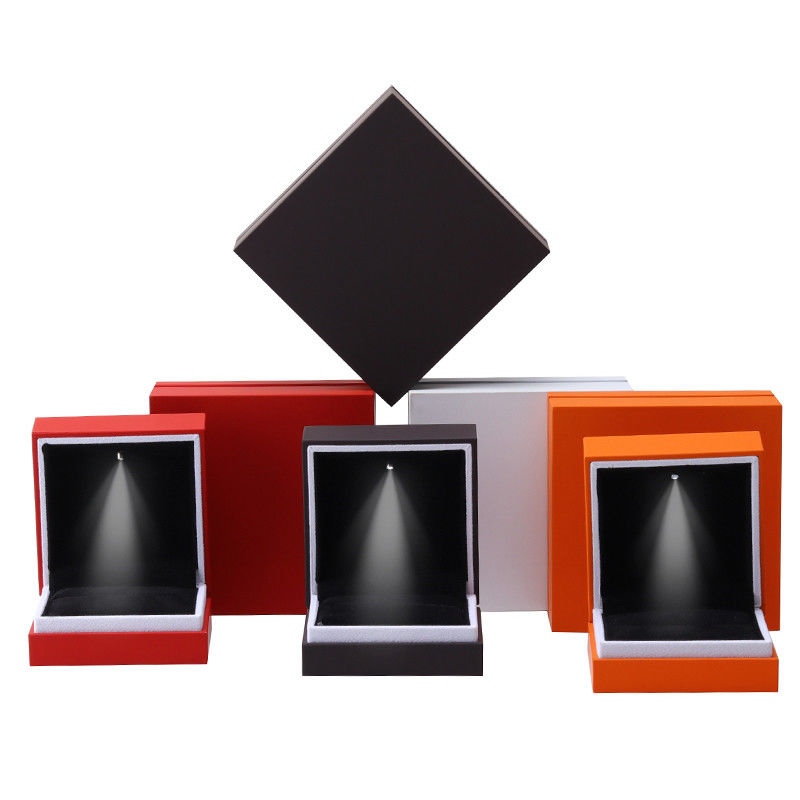 End Jewelry Packaging Box Baking Paint Craft White Edge LED Ring Jewelry Box 9*9*3.5cm