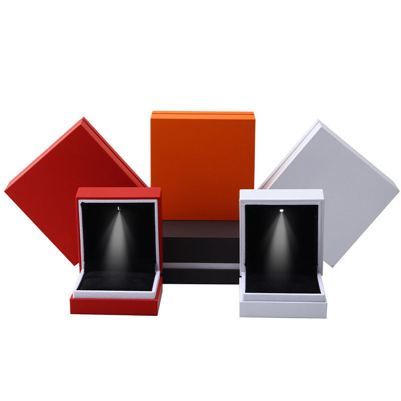 End Jewelry Packaging Box Baking Paint Craft White Edge LED Ring Jewelry Box 9*9*3.5cm