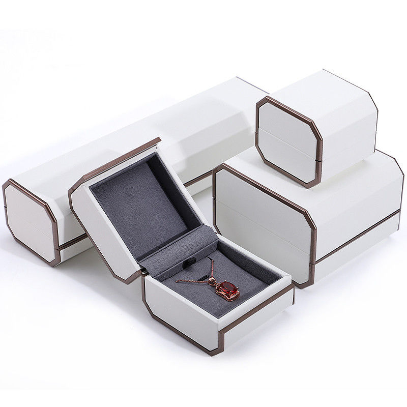 Custom Elegant Jewelry Packaging Box in PU Leather for Rings Necklaces and Bracelets
