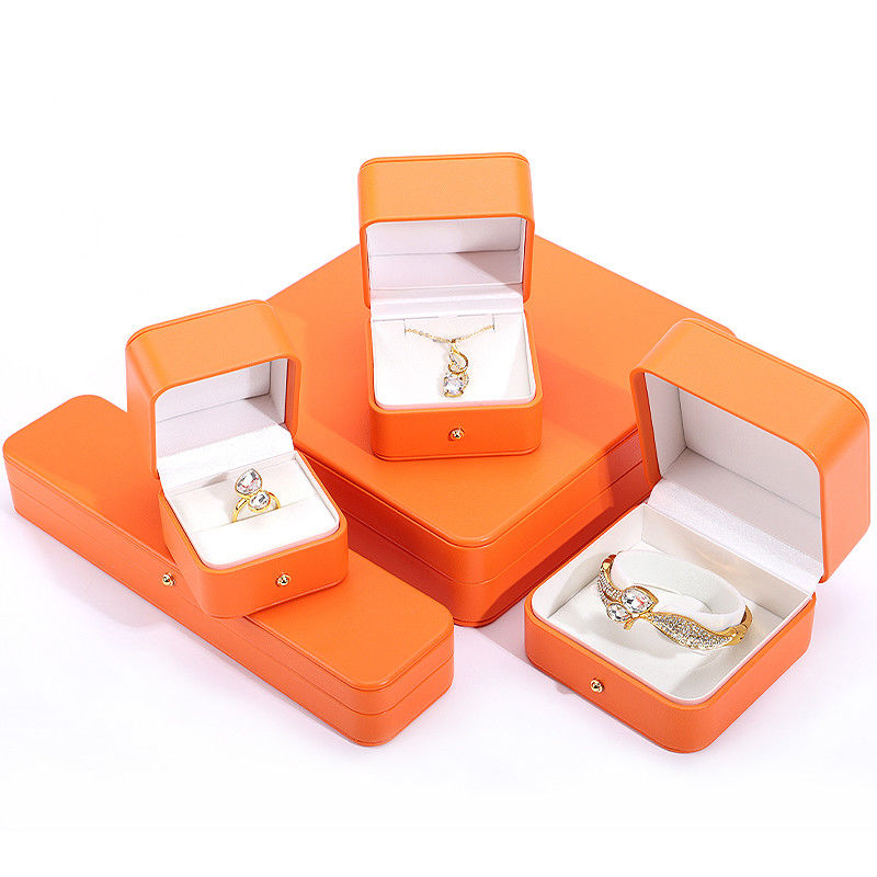 Customized Leather and Velvet Travel Jewelry Organizer for Necklace Ring Earrings