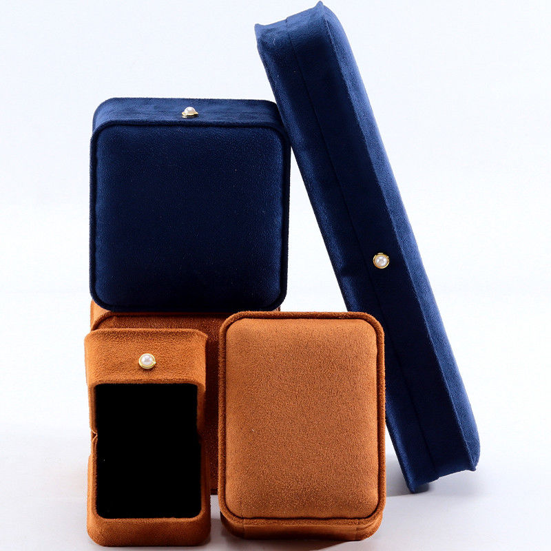 Custom Luxury Jewelry Packaging Box for Velvet Bracelet Earrings Necklace Pearl Lock
