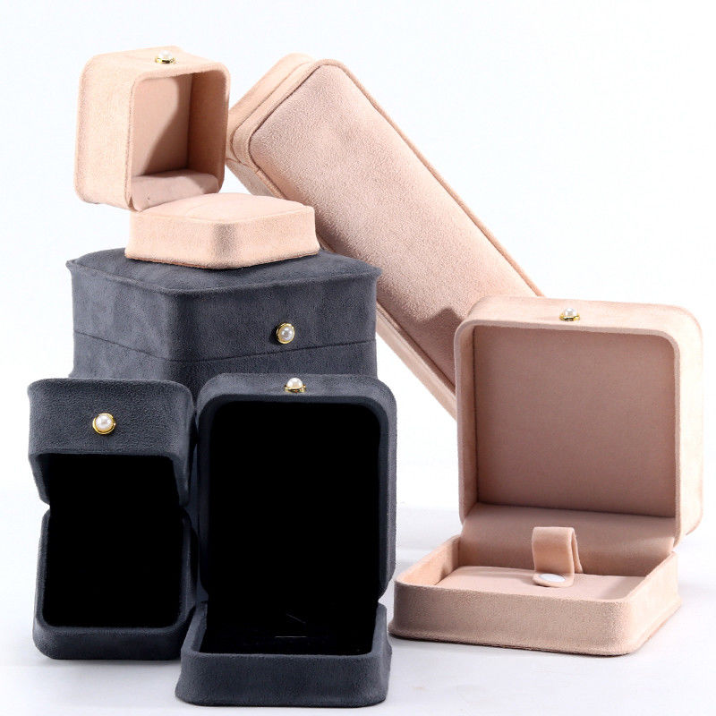 Custom Luxury Jewelry Packaging Box for Velvet Bracelet Earrings Necklace Pearl Lock