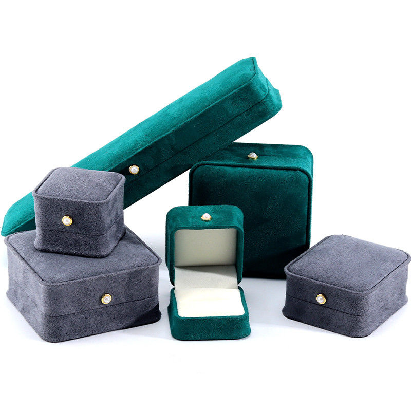 Custom Luxury Jewelry Packaging Box for Velvet Bracelet Earrings Necklace Pearl Lock