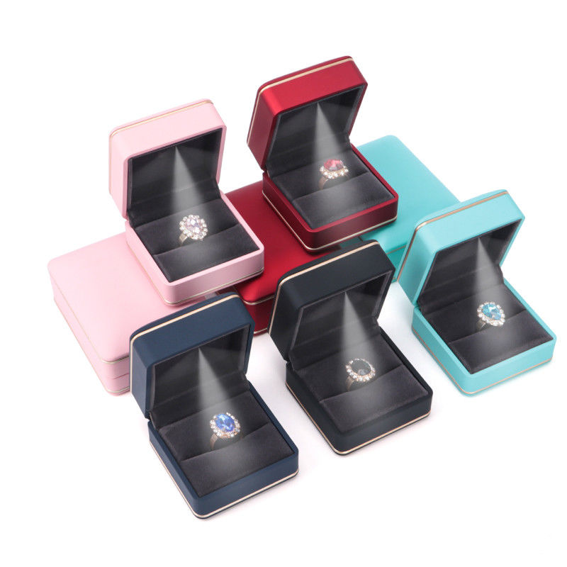 Plastic Velvet Jewelry Boxes Material with Light and Custom Logo Silk Screen Printing