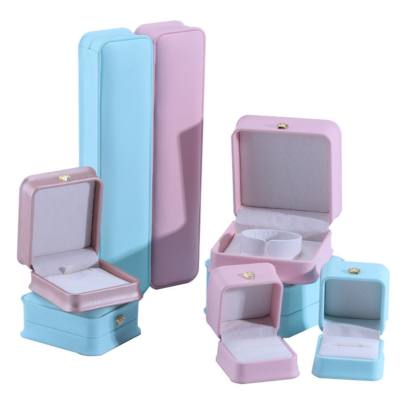 Square Shape Handmade Crown Design Luxury PU Leather Jewelry Box for Rings and Necklaces