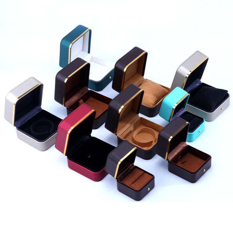 Custom Leather Jewelry Packaging Box for Earrings Necklaces and Rings Stylish Design