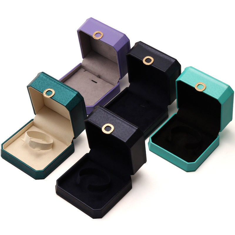 Square Necklace Ring Box with Metal Luxury Leather Jewelry Box Hanhong PU Leather Packaging