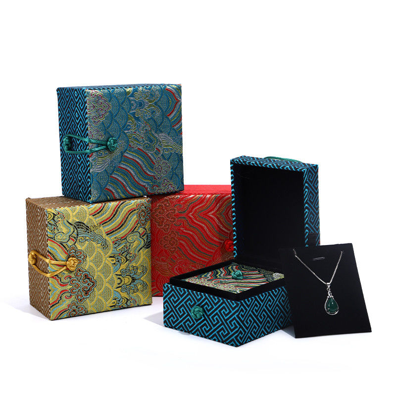 Gold Satin Jewelry Storage Box for Classical Necklace Pendant by Hanhong in Style