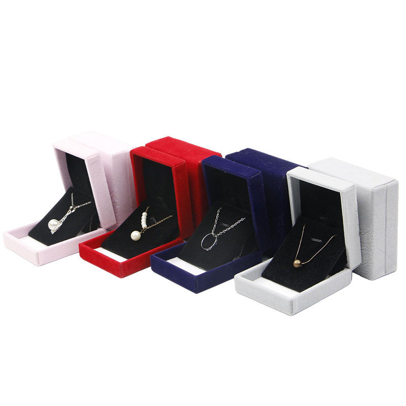 Velvet Material Hanhong Custom Embossed Red Jewelry Box for Necklace and Ring 6*6*4.6cm