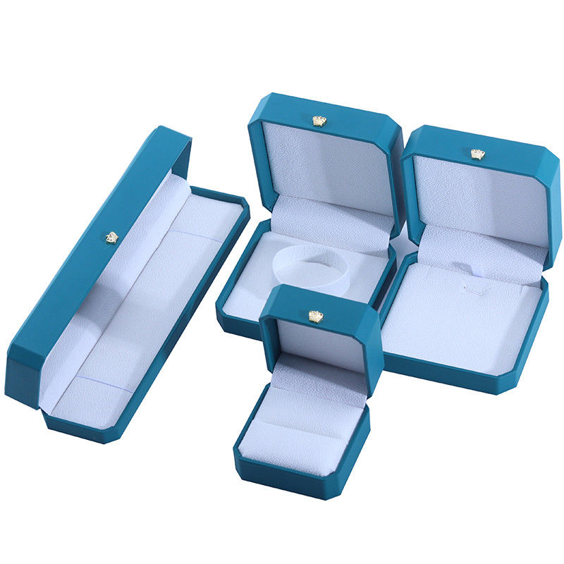 Custom Crown Shape Jewelry Storage Box in Green PU Leather for Bracelets and Earrings