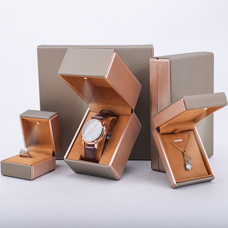 OEM PU Leather LED Jewelry Box , Handy Square Jewelry Luxury Packaging Box Set