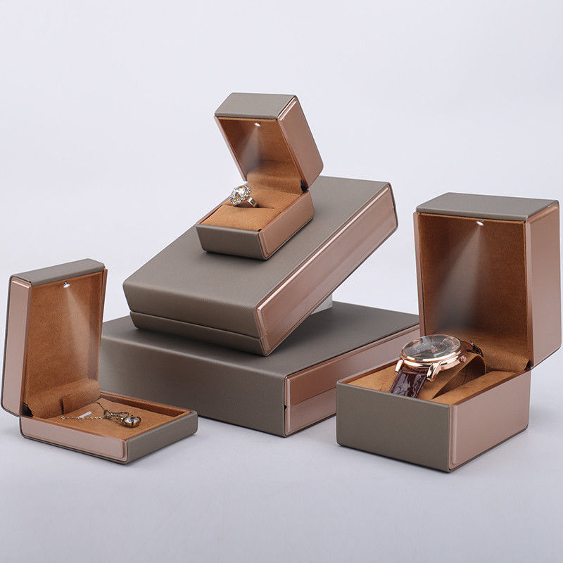 OEM PU Leather LED Jewelry Box , Handy Square Jewelry Luxury Packaging Box Set