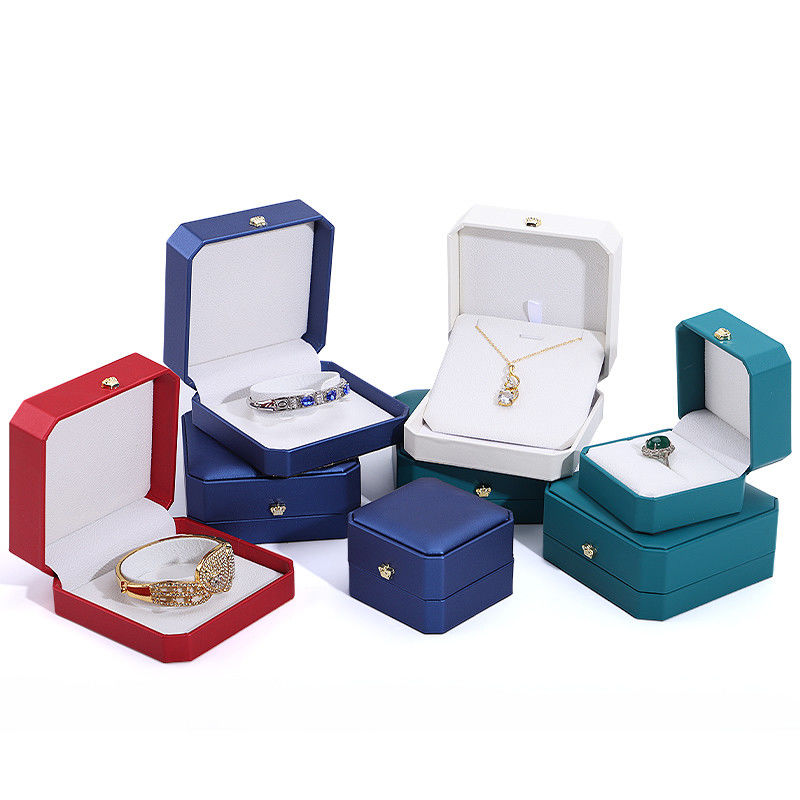 Leather Crown Jewelry Box for Hanhong Custom Gold Bracelets Earrings and Pendants