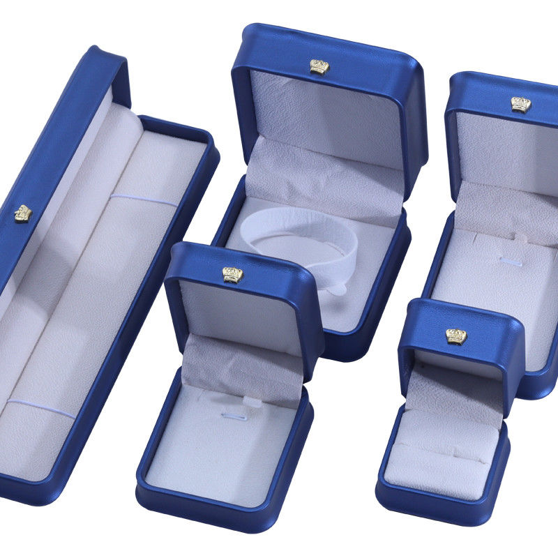 Custom Logo PU Leather Crown Design Jewelry Box Set for Blue Bracelet Necklace Ring