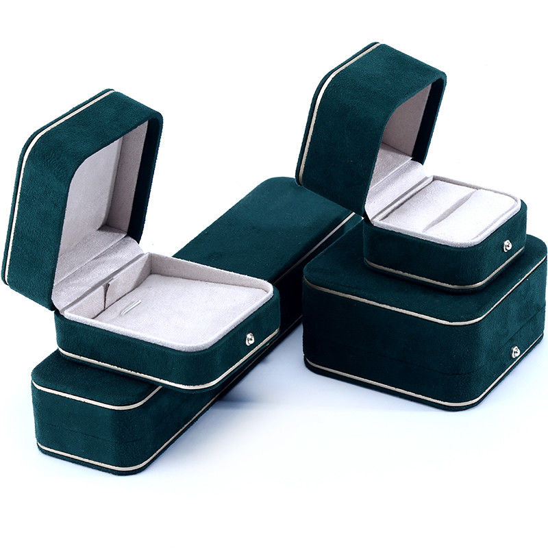 Customized Size and Custom Logo Green Velvet Jewelry Box for Bracelet Necklace Ring