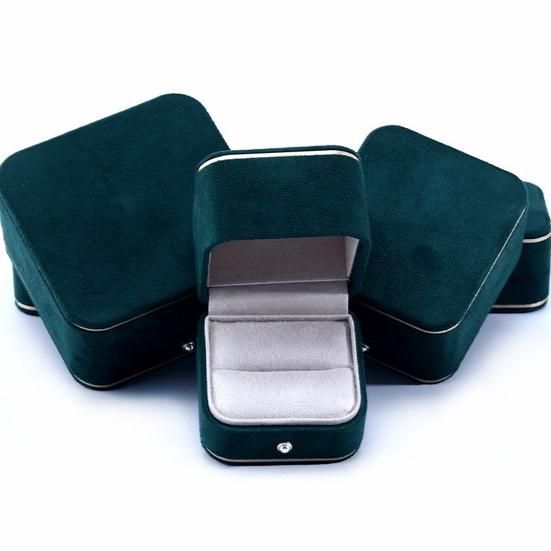 Customized Size and Custom Logo Green Velvet Jewelry Box for Bracelet Necklace Ring