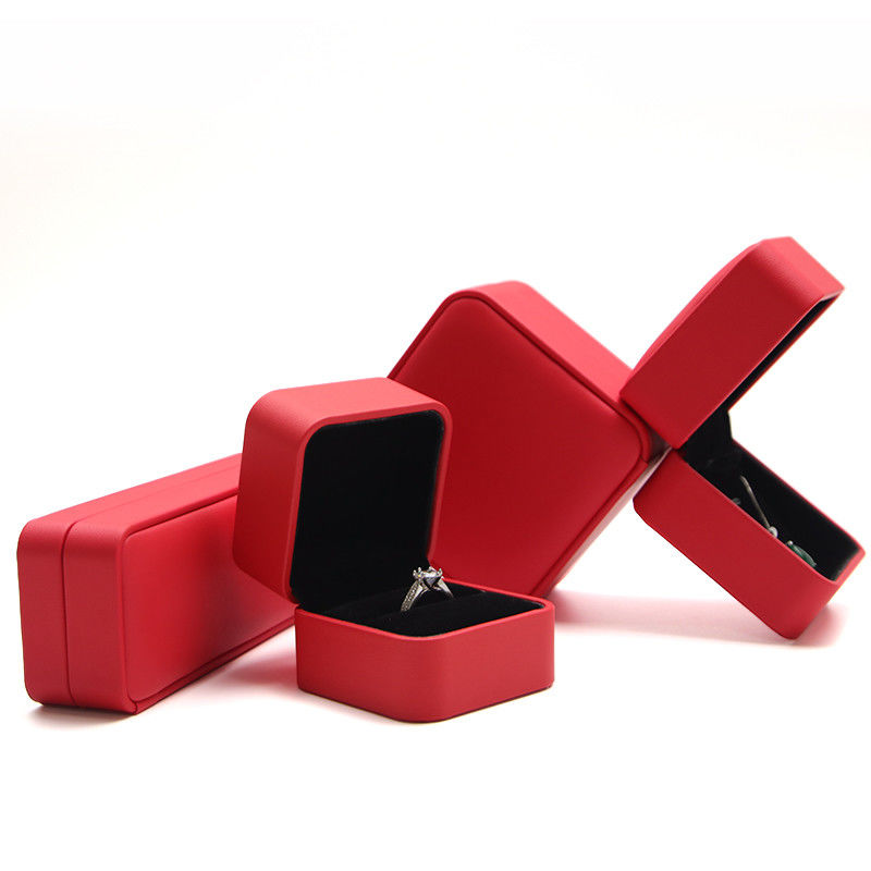 Customized Luxury PU Leather Jewelry Box Packaging Box with Competitive 6.5*6cm