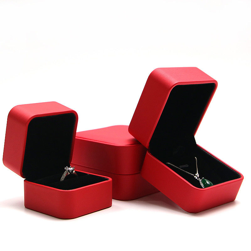 Customized Luxury PU Leather Jewelry Box Packaging Box with Competitive 6.5*6cm