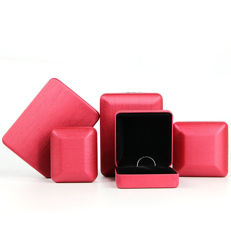 Red PU Leather Jewelry Box for Rings and Sets Customized Hanhong Design Iron Material