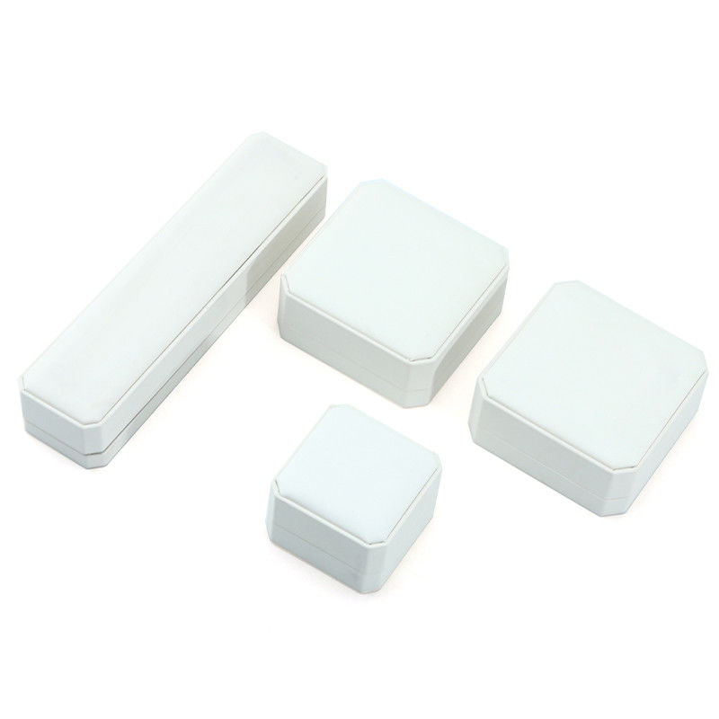 Hanhong Jewelry Package for Earrings Bracelet Storage Box in White Leather 10*10*5cm
