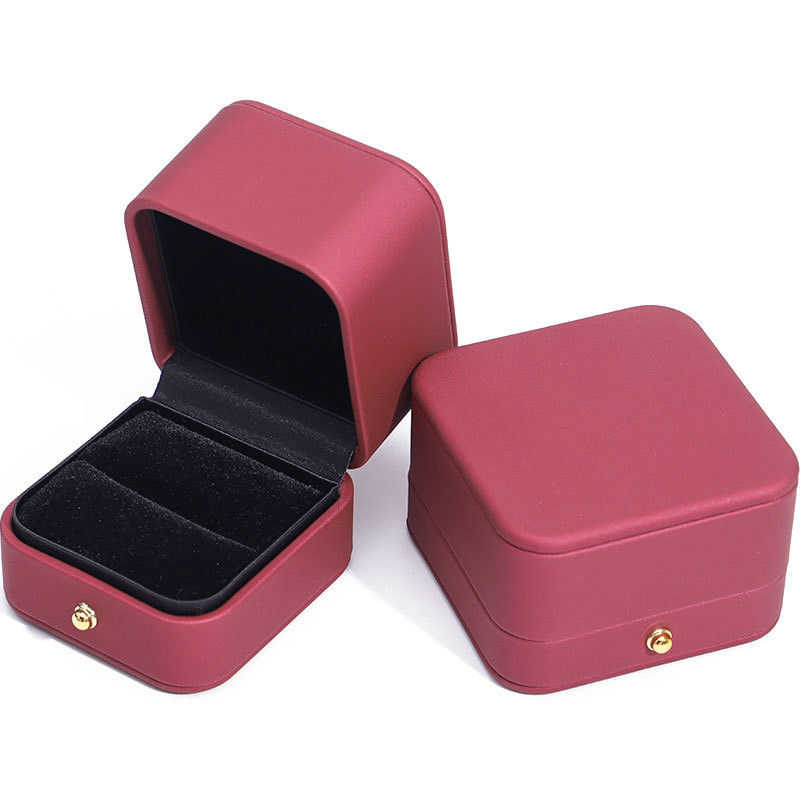 Wind Red Sleek PU Leather Jewelry Storage Packaging Box with Gold Button Ornament