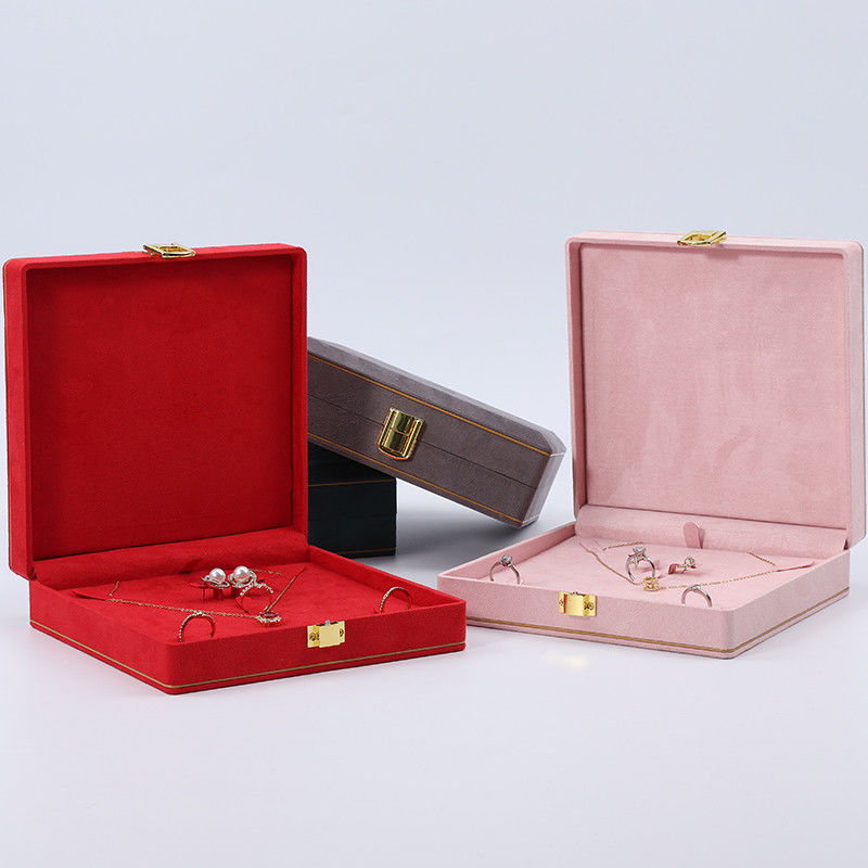 Soft Sleek Velvet Jewelry Box Organizer Gold Buckle Luxury Jewelry Case OEM