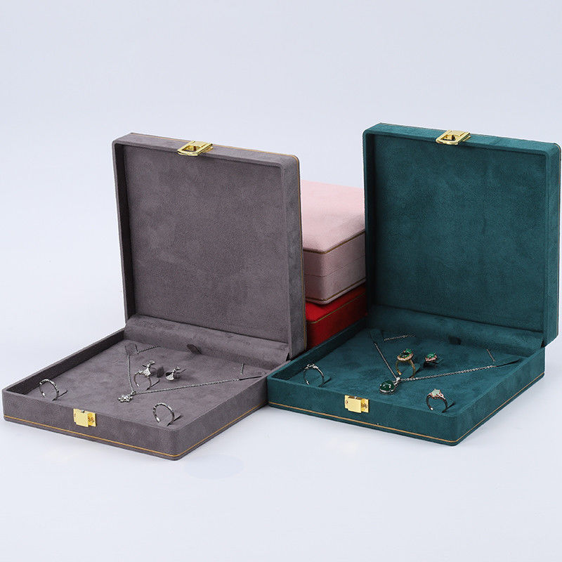 Soft Sleek Velvet Jewelry Box Organizer Gold Buckle Luxury Jewelry Case OEM