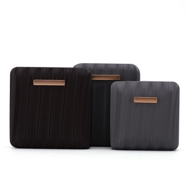 High-End Ray Grain Faux Leather Jewelry Packaging Box with Golden Bar Ornament