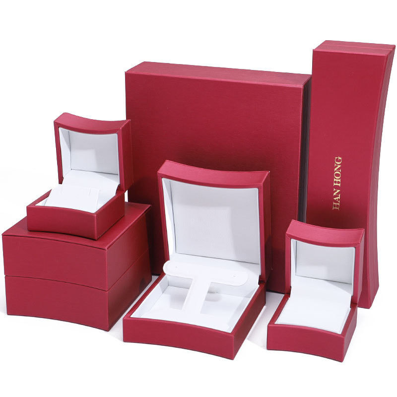 Eye-Catching Arc-Shaped PU Leather Jewelry Storage Organizer Luxury Box Package