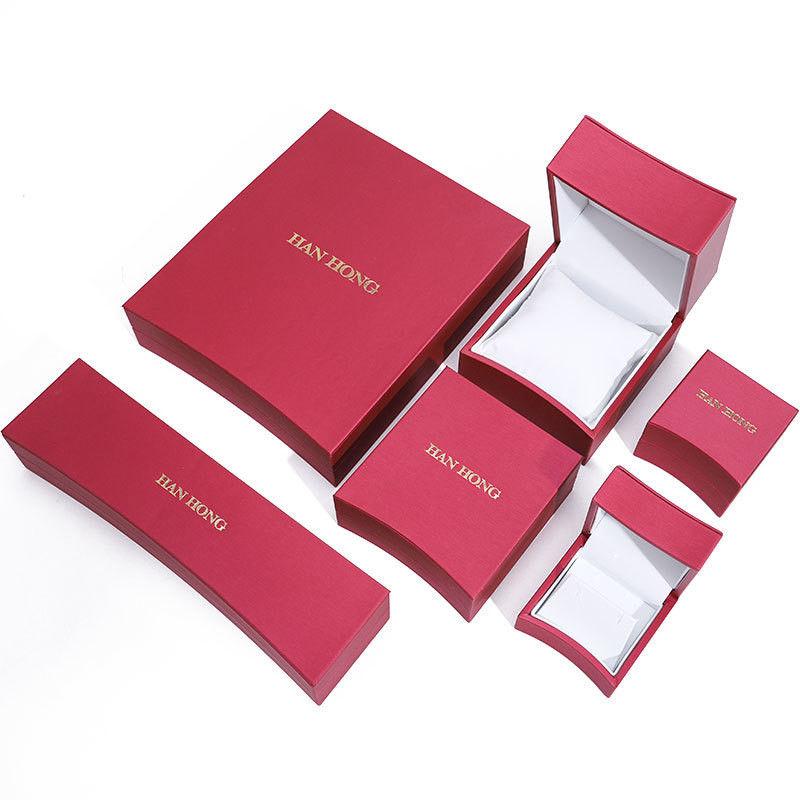 Eye-Catching Arc-Shaped PU Leather Jewelry Storage Organizer Luxury Box Package