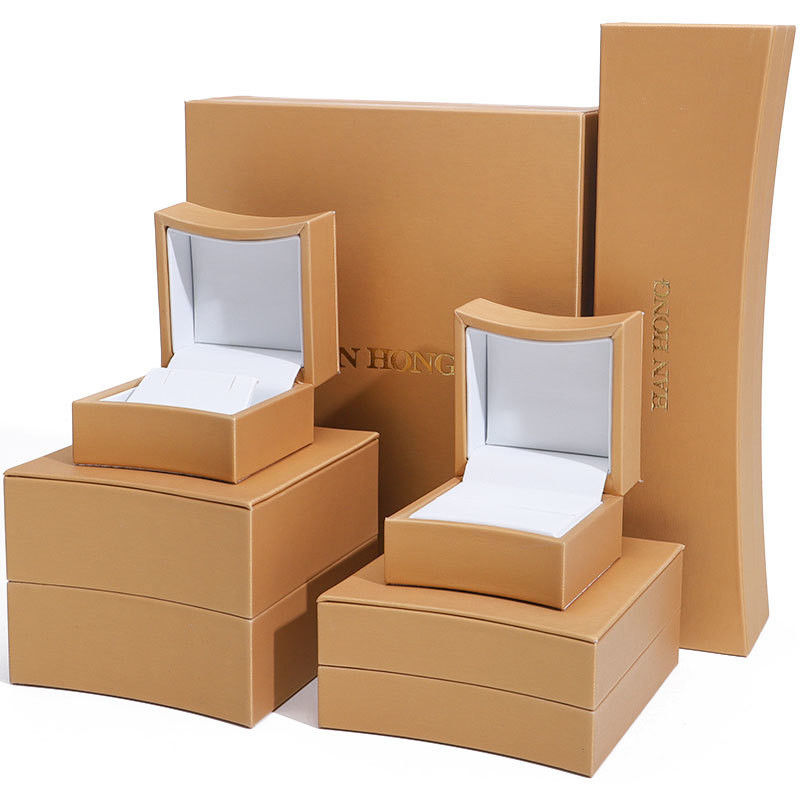 Golden Arc Shaped Faux Leather Jewelry Box Luxury Jewelry Storage Packaging Case