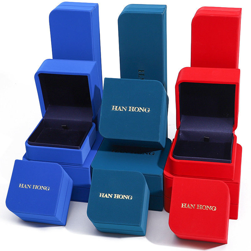 Diamond Arc-Shaped Sleek Faux Leather Jewelry Storage Box Luxury Packaging