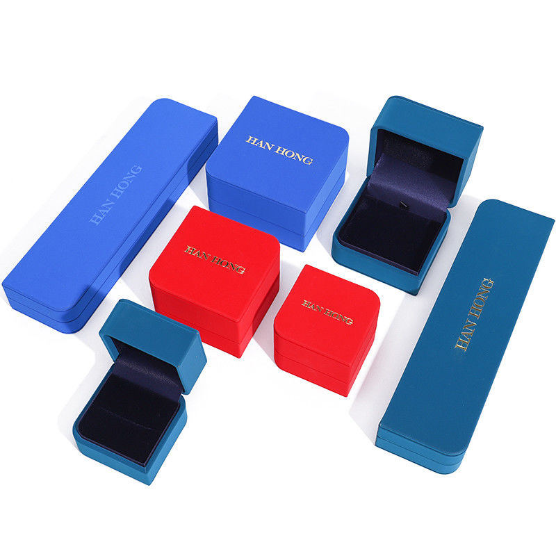 Diamond Arc-Shaped Sleek Faux Leather Jewelry Storage Box Luxury Packaging