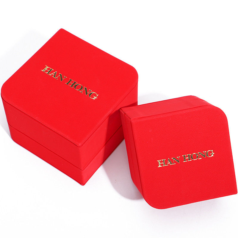 Red Arc Diamond-Shaped PU Leather Jewelry Box Velvet Lining for Luxury Packaging